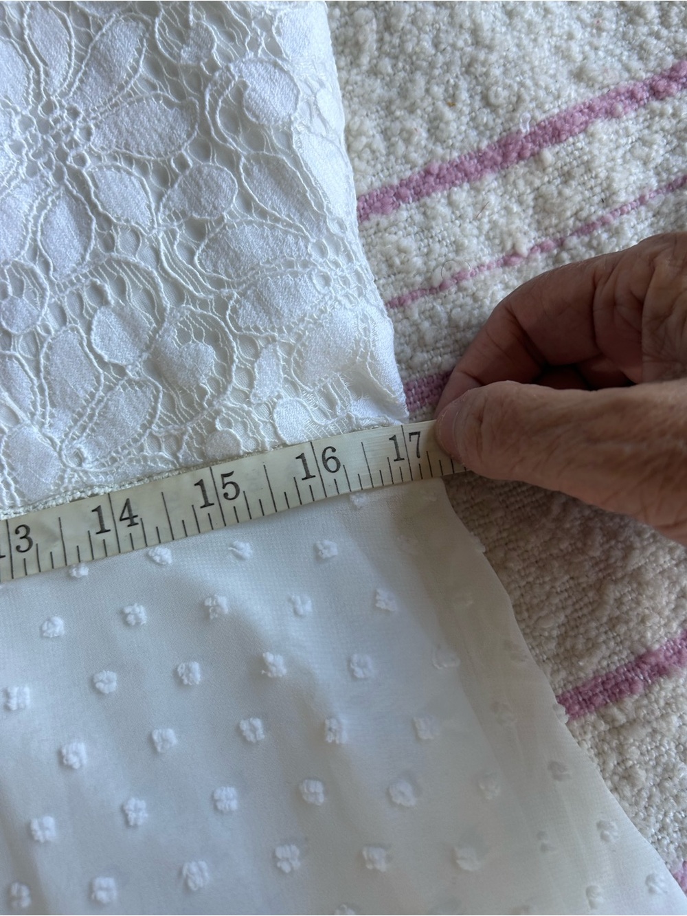Taylor White Lace & Swiss Dot Kerchief Hem Halter Dress Size 14 - Picture 10 of 11